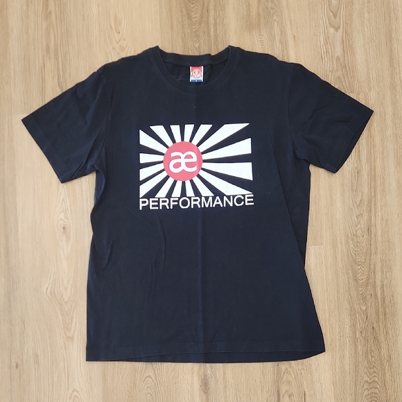 AE Performance Black T-Shirt Large 100% Cotton - Picture 1 of 3